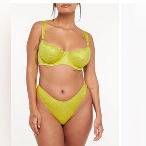 Savage X Fenty By Rihanna NWT Heavenly Satin unlined balconette bra lime green .